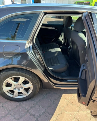 Audi A4 cena 31900 przebieg: 209000, rok produkcji 2011 z Radom małe 137